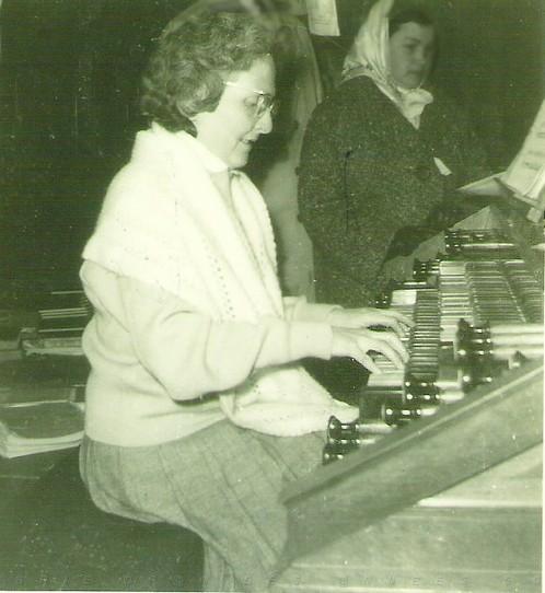 CATHEDRALE D ORAN LES ORGUES 1960 MME RAYMONDE JORRO.JPG